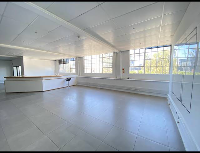 250M² OFFICE TO LET IN WOODSTOCK